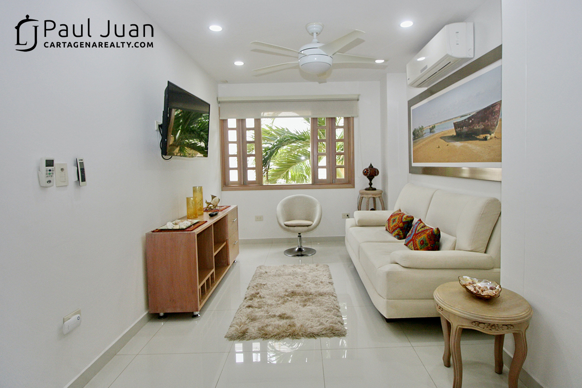 Beautiful fully remodeled apartment